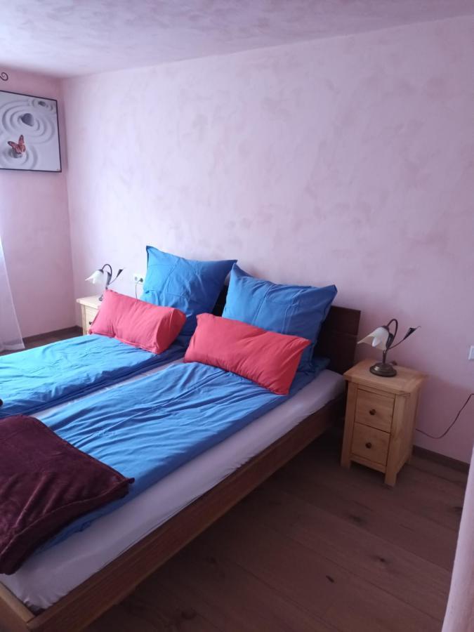 Musik Und Theater Gasthof Roessle - Rooms For Angels Burladingen Bagian luar foto